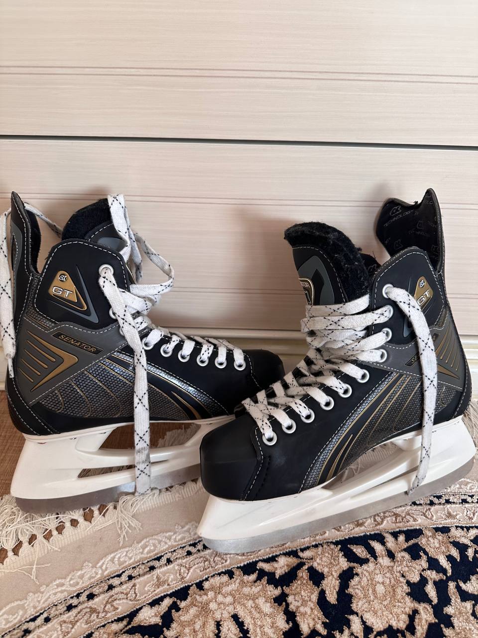 Мужские хоккейные коньки